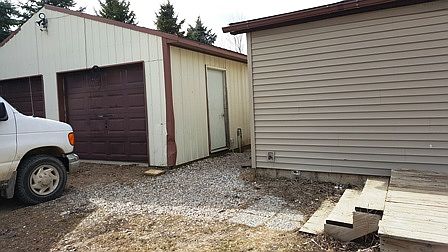 2nd image of 3011 Merry Rd