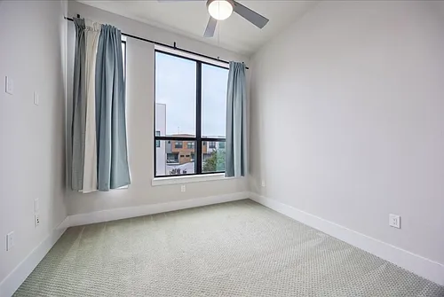 2501 Crawford St Photo 1