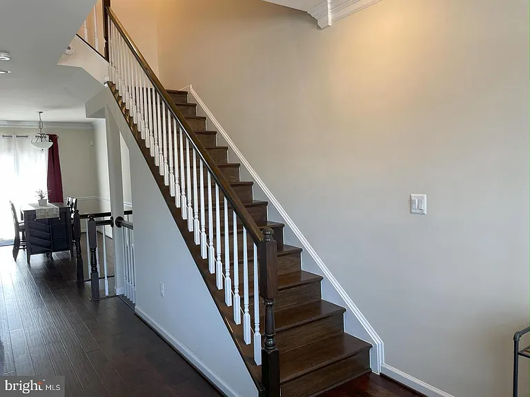 706 Bunker Ln — Photo 9