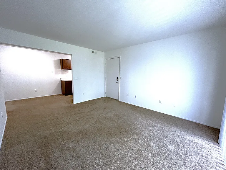 Charter Oaks Apartments — Photo 168