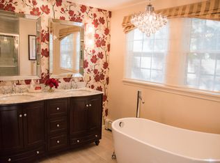 28 Aurora Dr, Cumberland, RI 02864