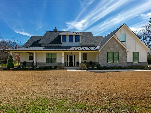 1014 Francis Dr, College Station, TX 77840