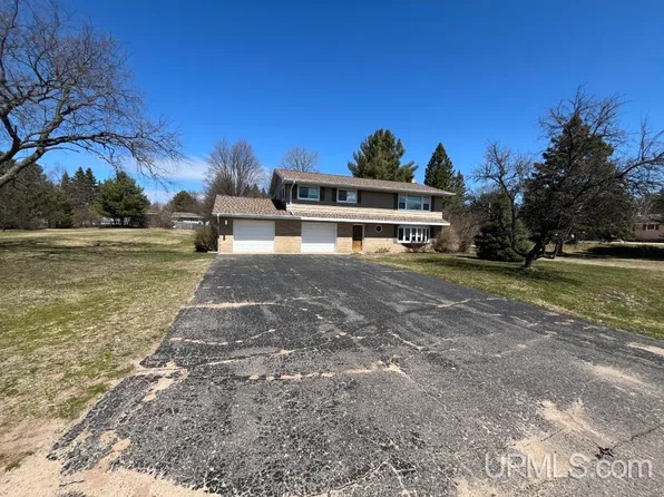 E9476 Orchard St, Munising, MI 49862