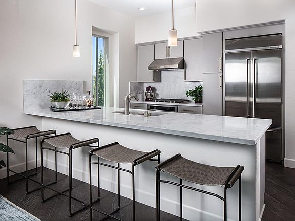 2nd image of 382 Llano De Los Robles Ave #4