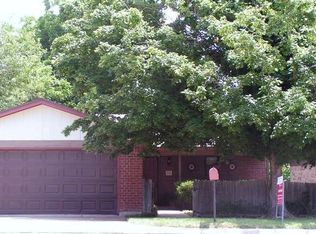 304 Saddle Rd, White Settlement, TX 76108