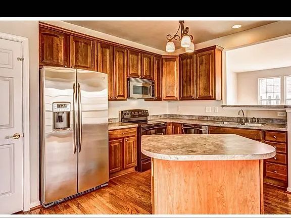 4th image of 73 Messina Ct