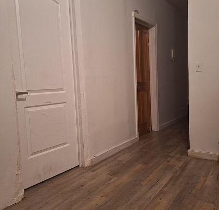 2nd image of 427 Jersey St #2R