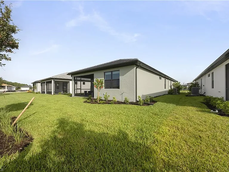 19218 Hinkley Dr — Photo 39