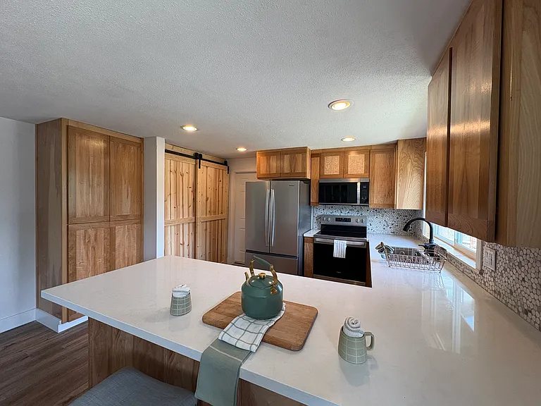 4901 NE 1st St — Photo 11