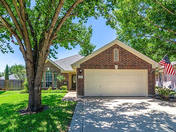 4 BR/ 2 Bath on a Cul-de-sac