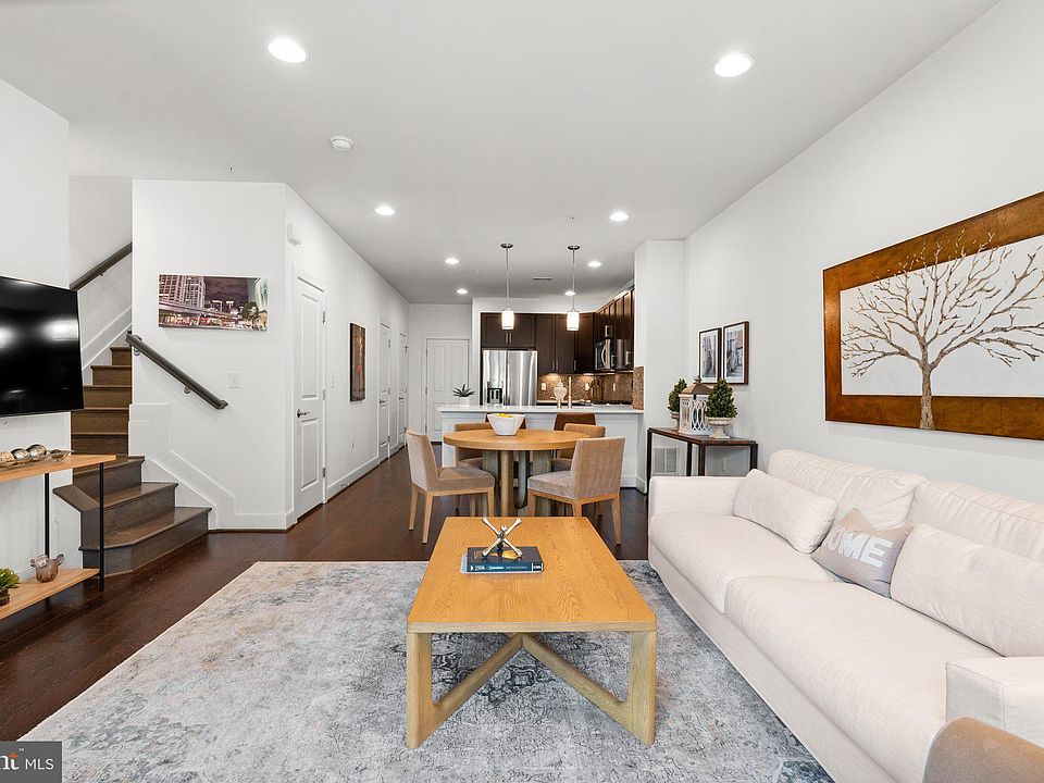 1st image of 1906 Potomac Ave #101