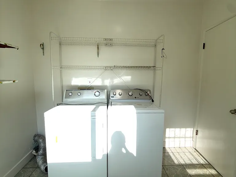 3756 1/2 E 6th St #3756-1/2 — Photo 5