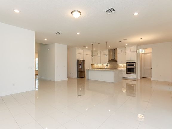 3rd image of 8228 Ludington Cir