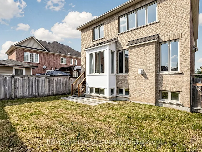 138 Yakefarm Blvd — Photo 23