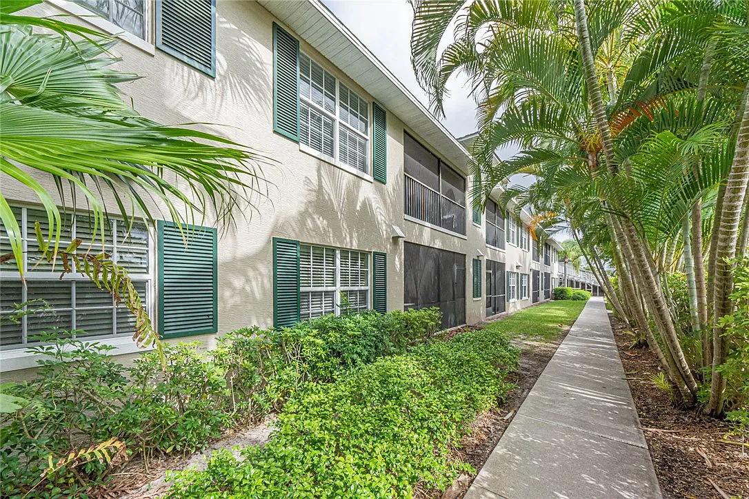4360 Doubles Alley Dr — Photo 2