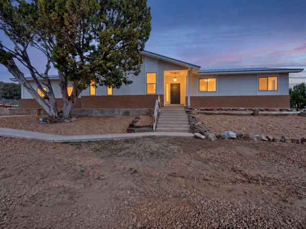 3 Morper Rd, Edgewood, NM 87015