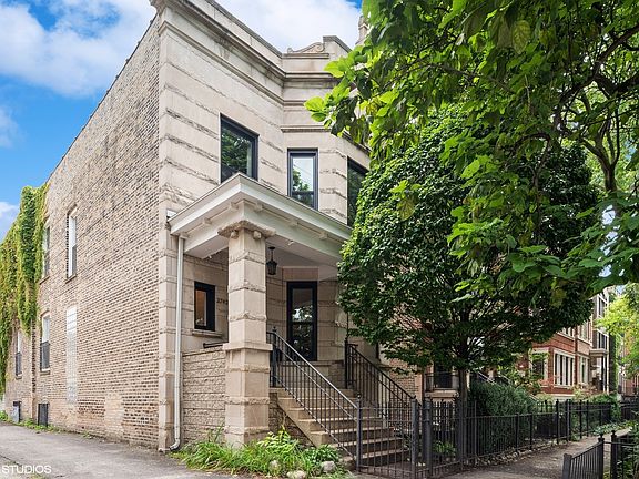 2nd image of 2743 N Wilton Ave