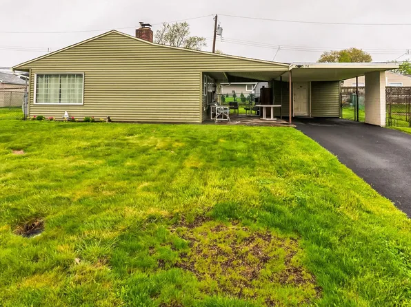 94 Border Rock Rd, Levittown, PA 19057