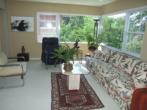 3rd image of 19801 Van Aken Blvd APT 201
