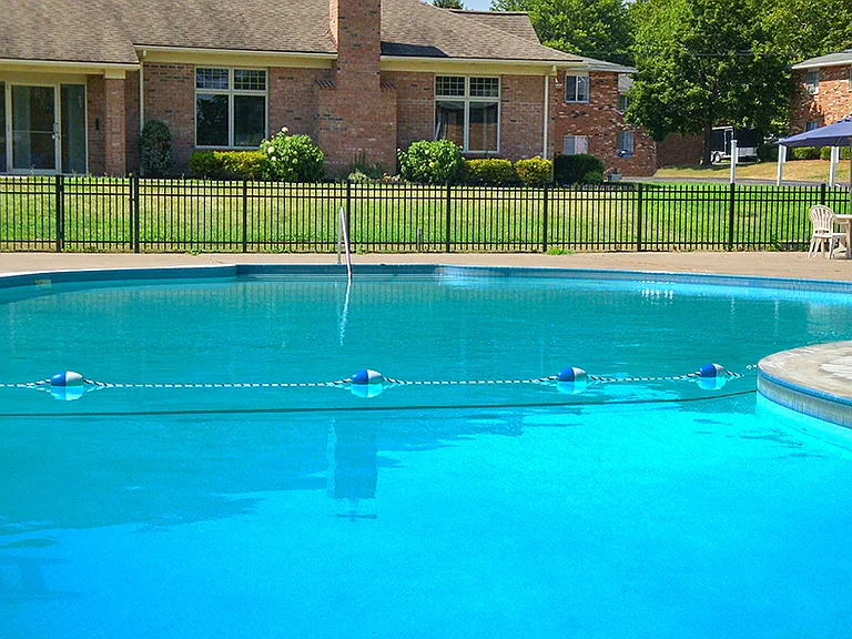Knollwood Manor Apartment Homes — Photo 12