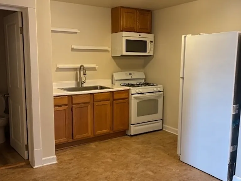 847 Hannah Ave #Garden 1rb-1rb — Photo 8