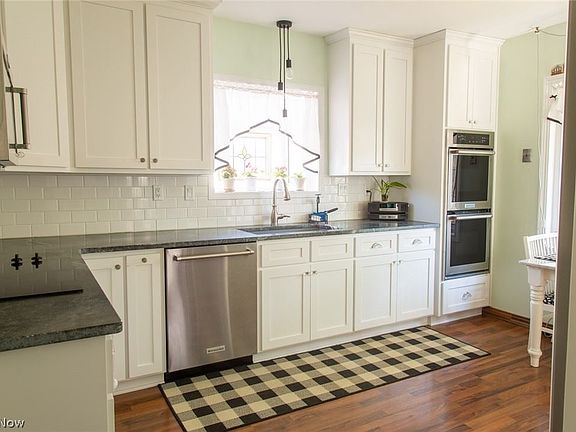 5th image of 7085 Cedar St