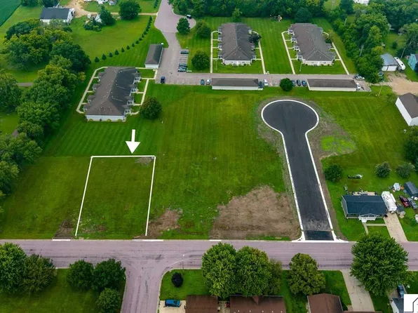 135 Flanders Ave SE, Madelia, MN 56062