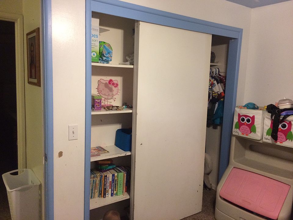 Closets have 1/2 shelf