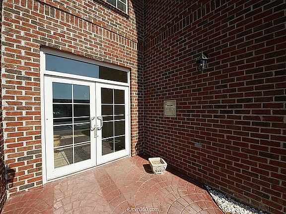 3rd image of 1555 Cambridge Lakes Dr