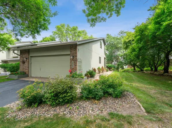 5923 Abbott Ct, Minnetonka, MN 55343