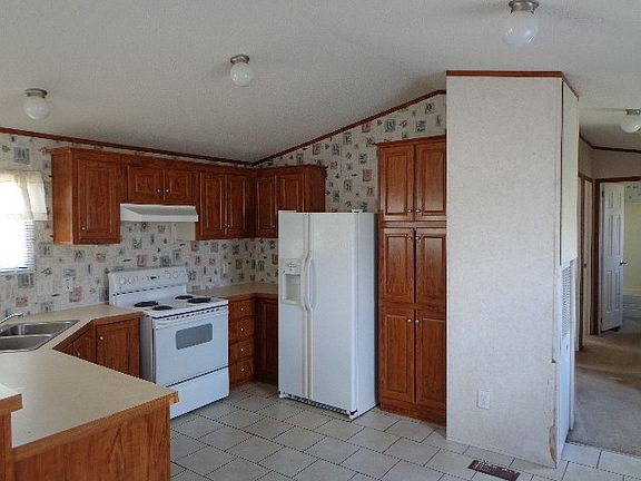 3rd image of 112 W Bobwhite Ln Trlr C