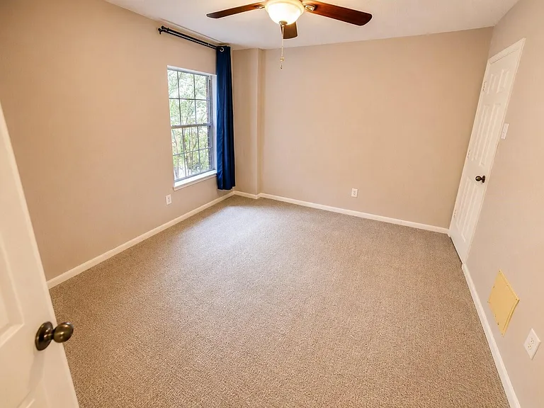 9607 Memorial Crossing Ct — Photo 13