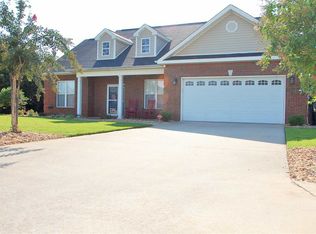 719 Loudon Hill Dr, Warner Robins, GA 31088