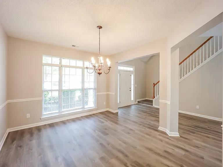 7601 Hilltop Way — Photo 6