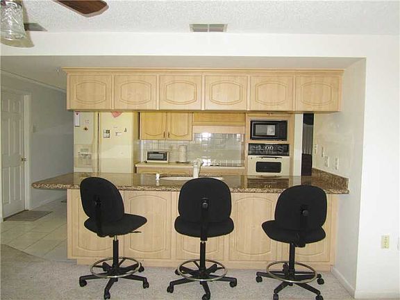 5th image of 2228 Sugarbush Dr