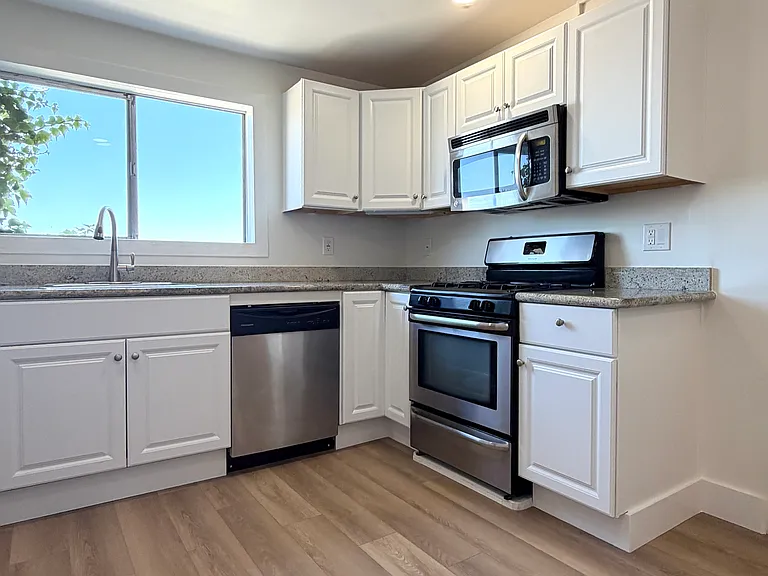 1360 Clayton St #3 — Photo 3
