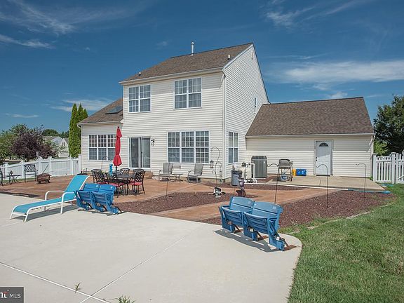 4th image of 534 Diamond Dr
