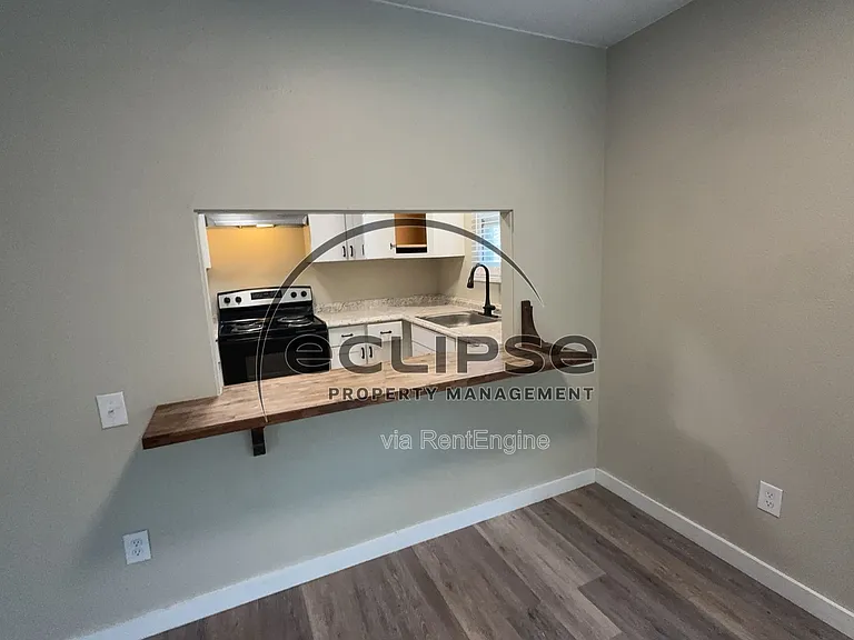 Summit View Apartments — Photo 156