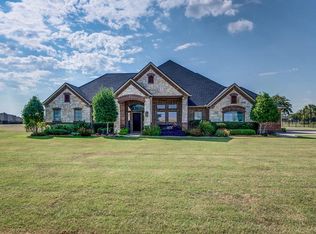 305 Magnolia Dr, Waxahachie, TX 75165