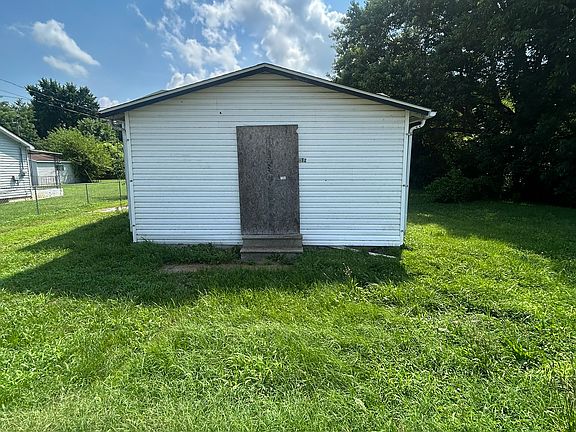 4th image of 2312 Carol St