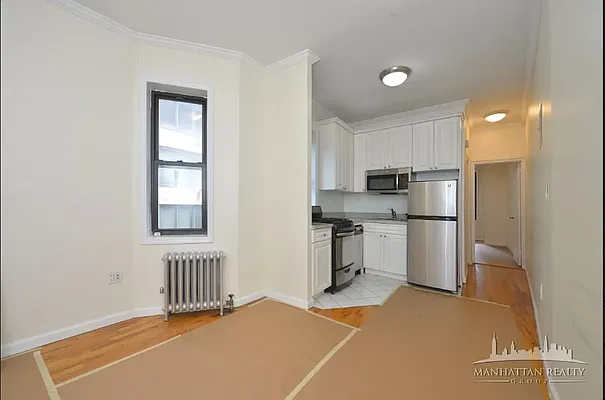 Rented by Manhattan Realty Group | media 9