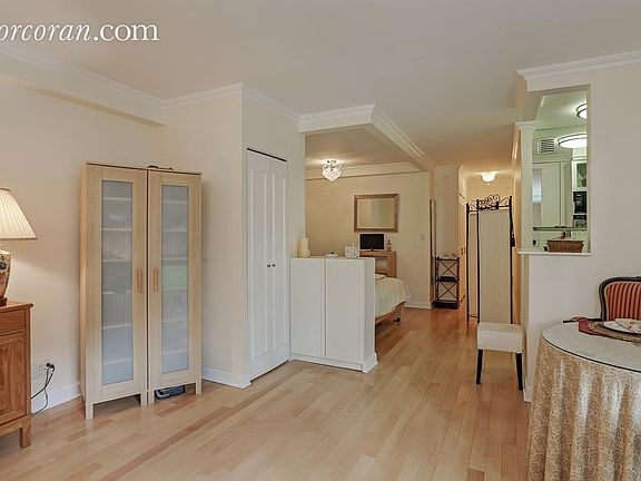 3rd image of 166 E 63rd St APT 3L