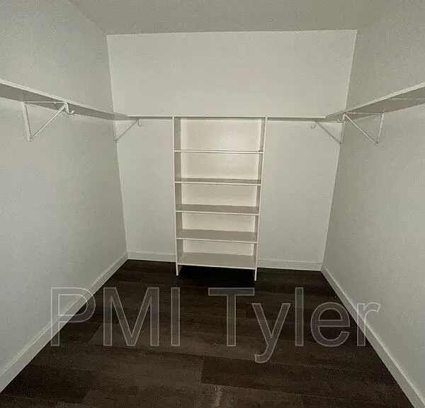 1538 N Hill Ave — Photo 10