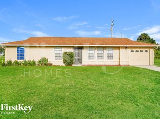2120 NE 16th Pl, Cape Coral, FL 33909