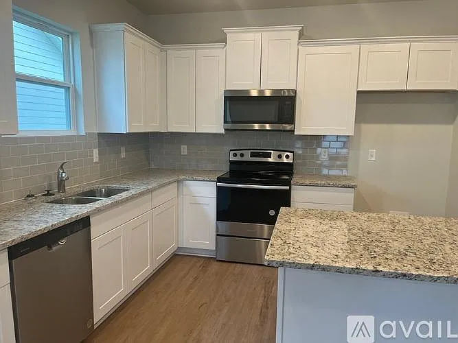 3 bed, 1702 sqft, $2,100 — Photo 3