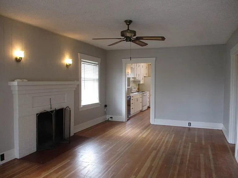 4826 S Park Ave — Photo 3