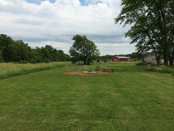 3rd image of 1410 County Road 2150 E
