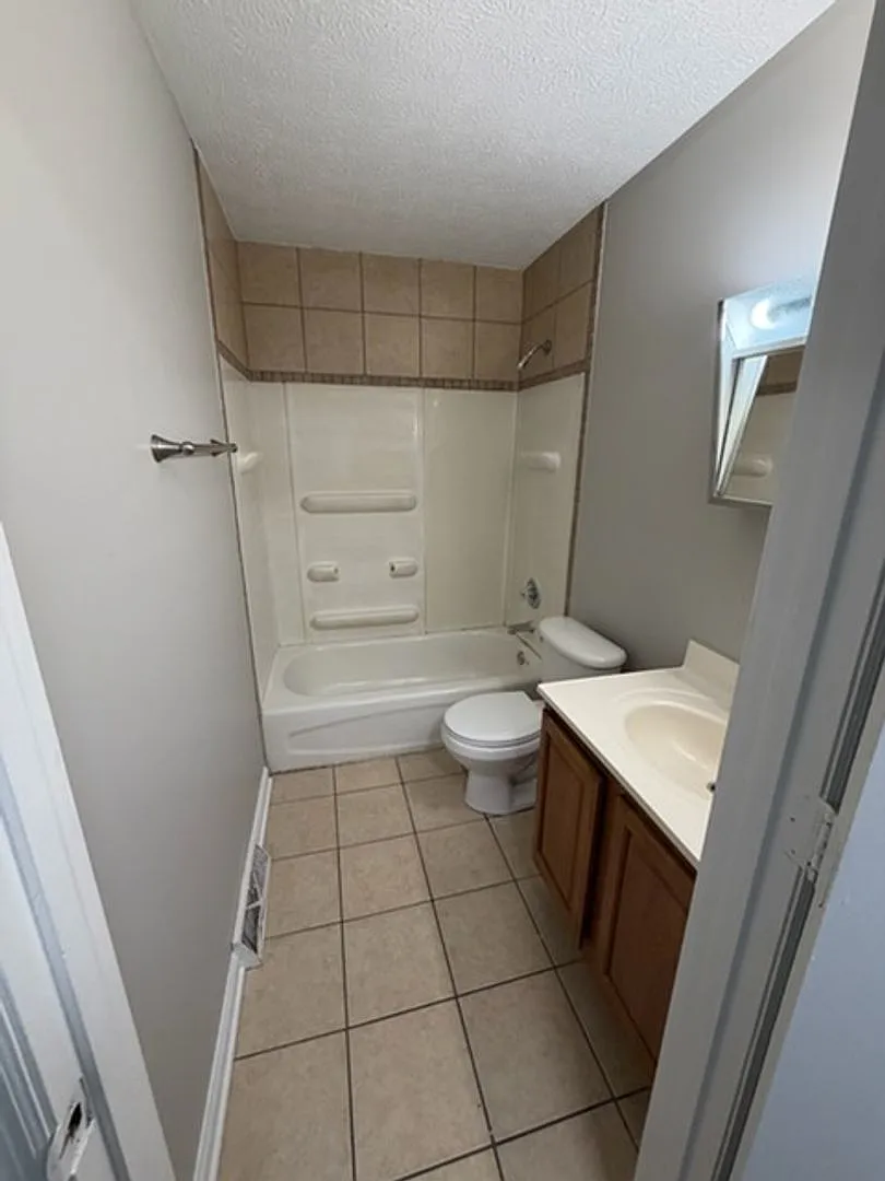 934 Villa Drive — Photo 2