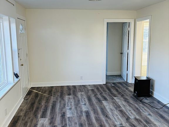 5th image of 1116 Woodard St