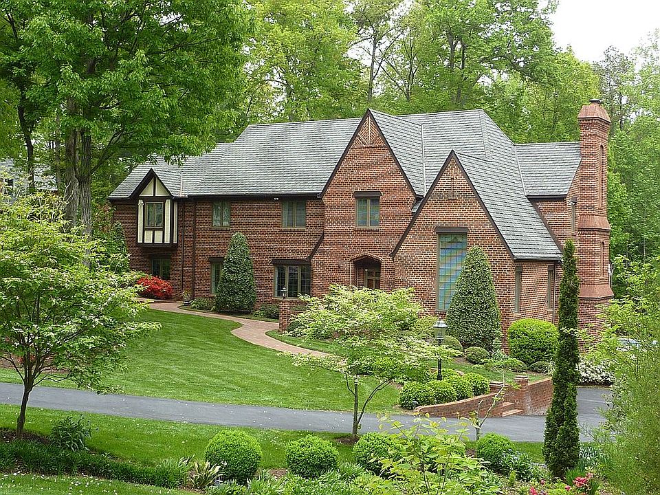 109 Running Cedar Ln